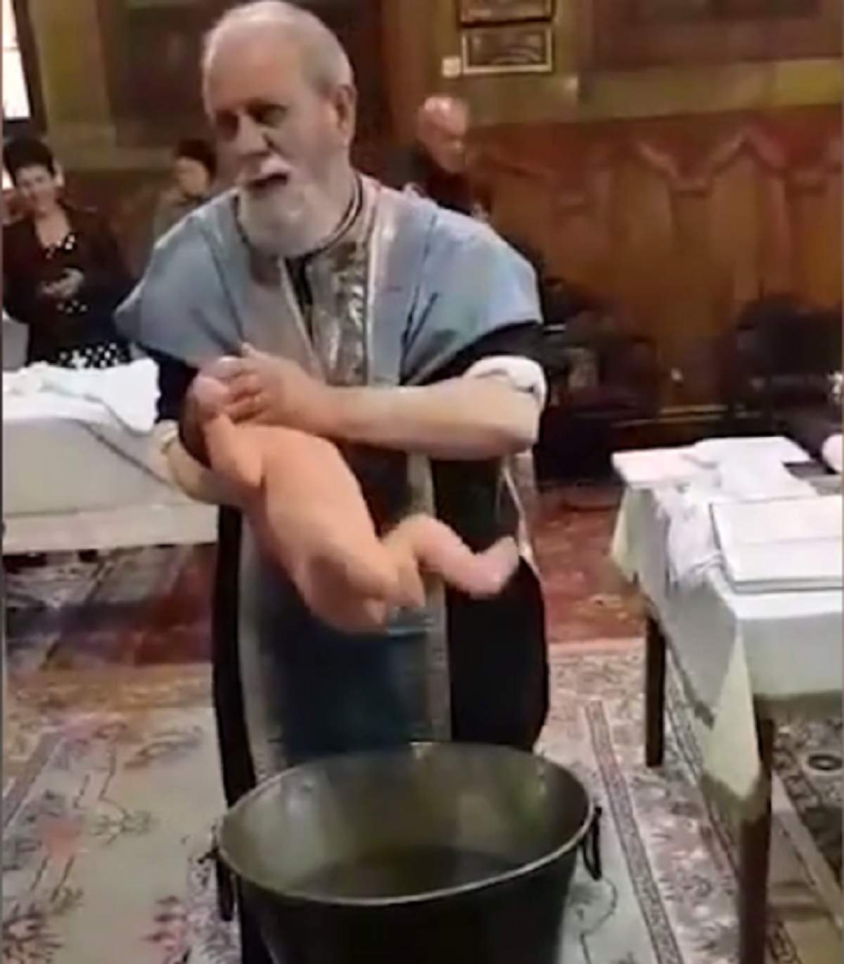 Comportamentul halucinant al unui preot din Brăila! Ce se întâmplă cu părintele care și-a vărsat nervii pe un bebeluș în timpul botezului