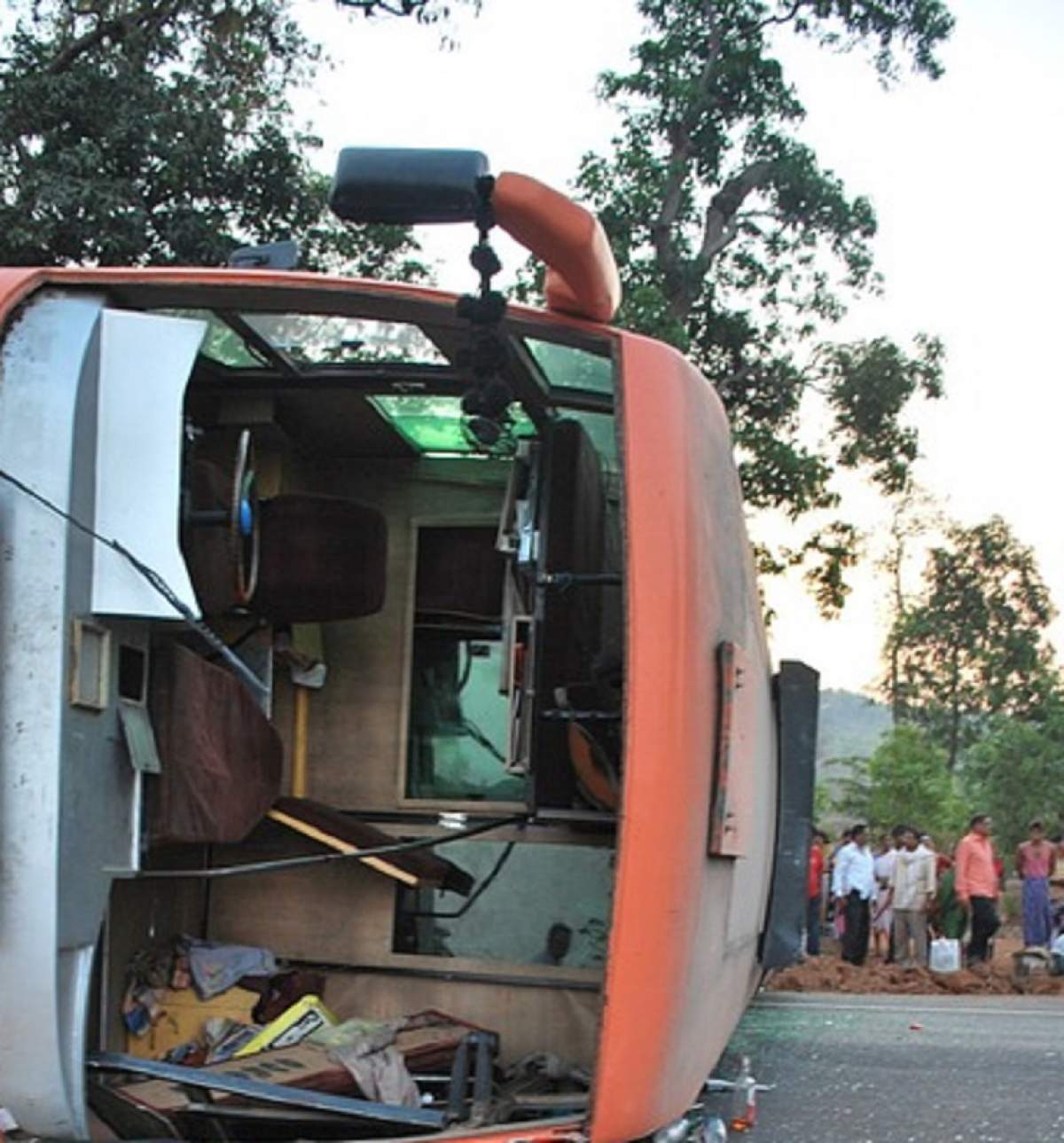 Accident grav în Ungaria, foarte aproape de România! 30 de oameni au ajuns la spital