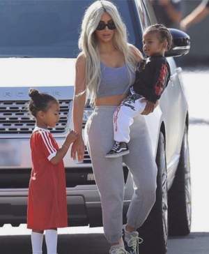 FOTO / Kim Kardashian s-a dat de gol! Ce sex va avea al treilea copil