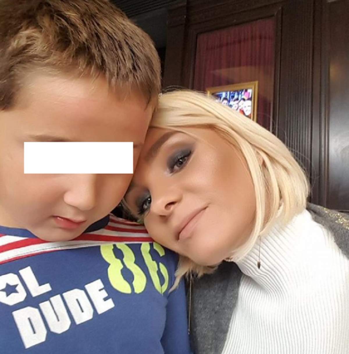 VIDEO / Maria Constantin, din nou în rolul de mamă: „Împărţim fericire”. Imagini filmate în urmă cu puţin timp