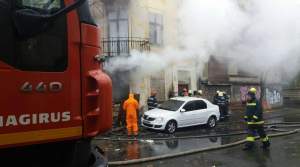 FOTO / Incendiu în Bucureşti! Parterul unei clădiri s-a făcut scrum