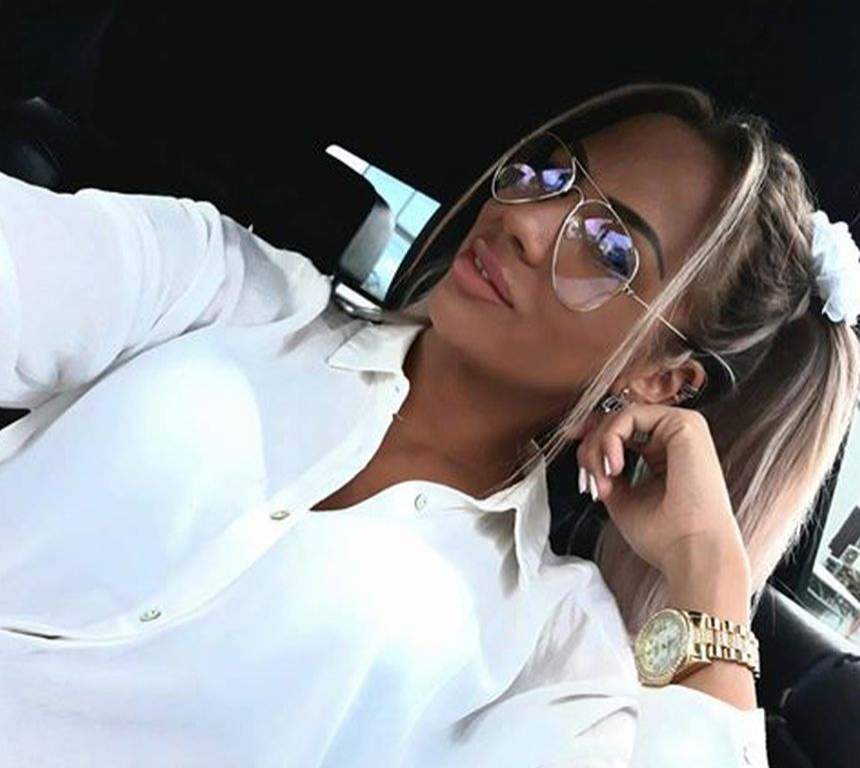 "De când nu s-a spălat pe faţă de e aşa neagră?". Cristina de la MPFM şi-a speriat fanii cu cea mai recentă fotografie