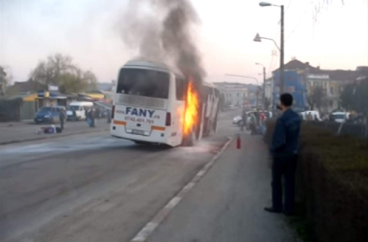 TRAGEDIE în Braşov! Un autocar plin cu suporteri a luat foc! „Două persoane sunt intoxicate”