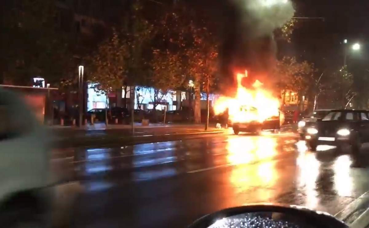INCENDIU în centrul capitalei! O maşină a luat foc sâmbătă seară