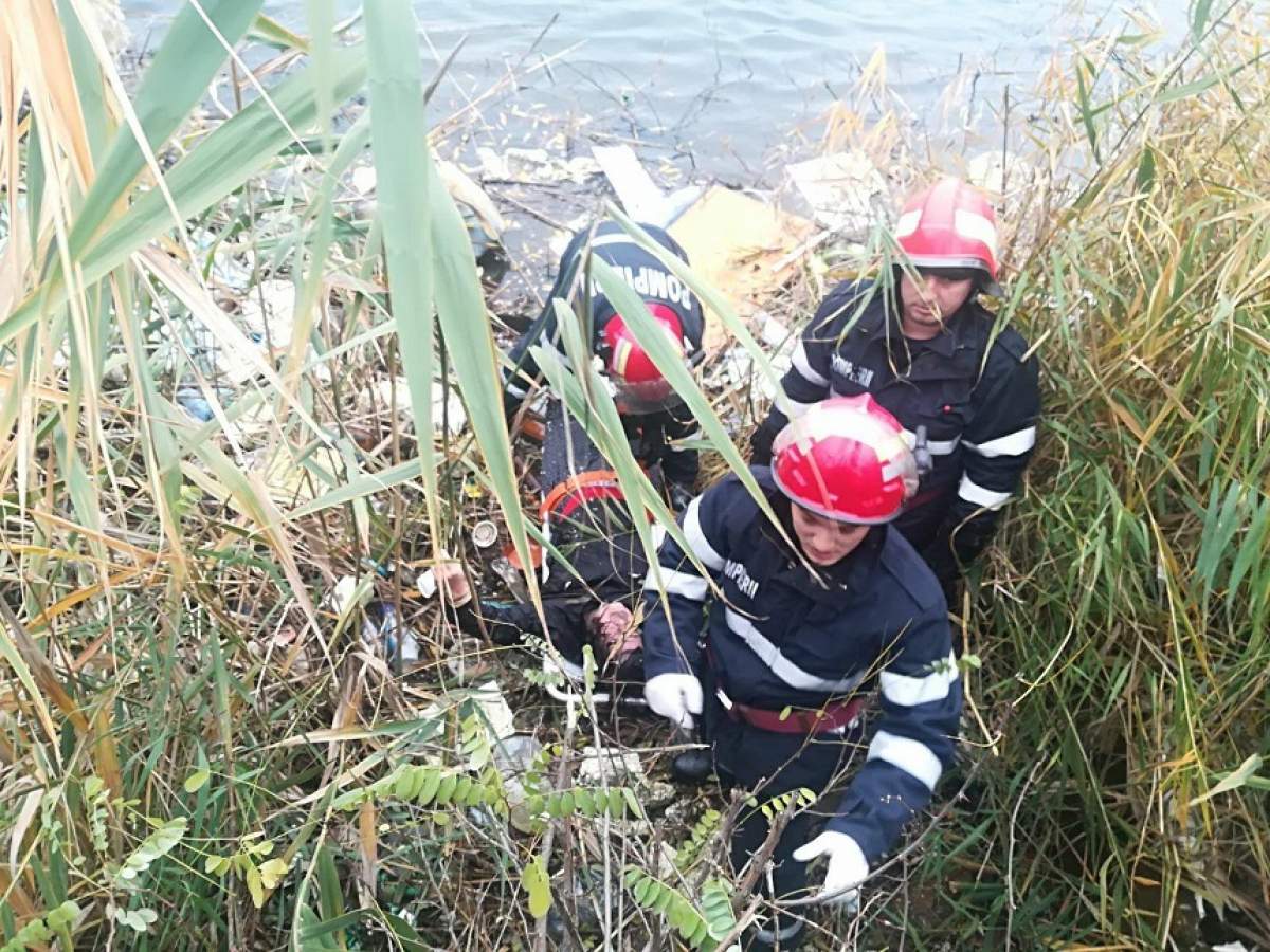 FOTO / Descoperire macabră în Bucureşti! Cadavrul unei femei a fost găsit în lac! Ce au descoperit anchetatorii
