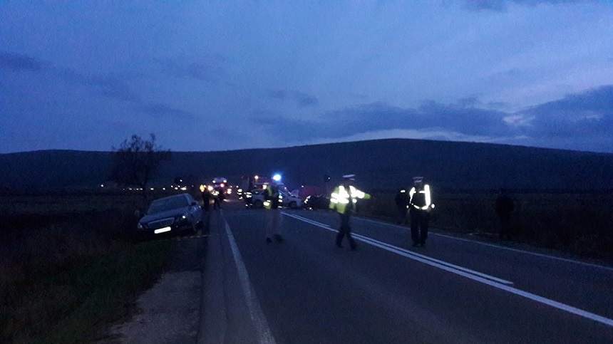 Accident GRAV în judeţul Alba! O persoană a murit şi alte trei sunt în stare gravă