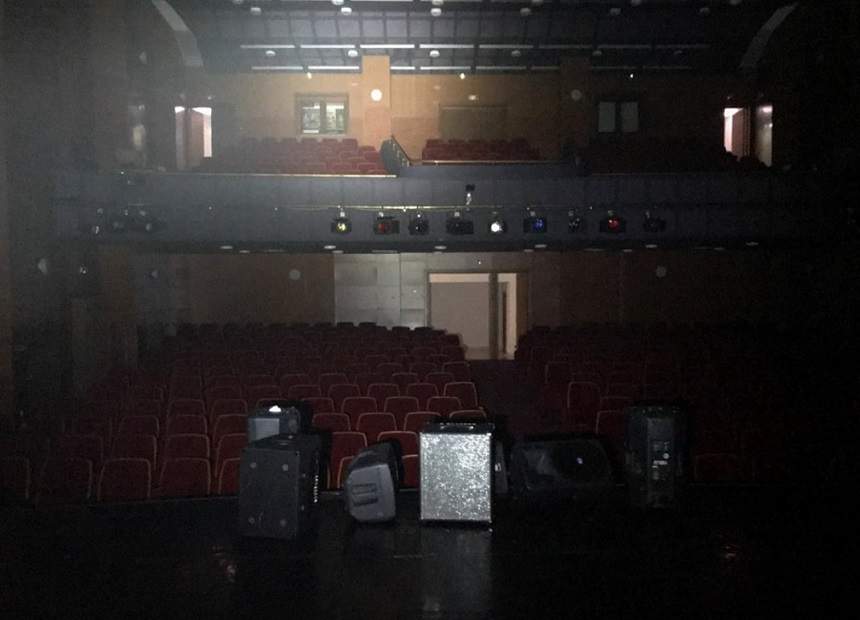 Incendiu la teatrul "Constantin Tănase" din Capitală! Pompierii au ajuns de urgenţă