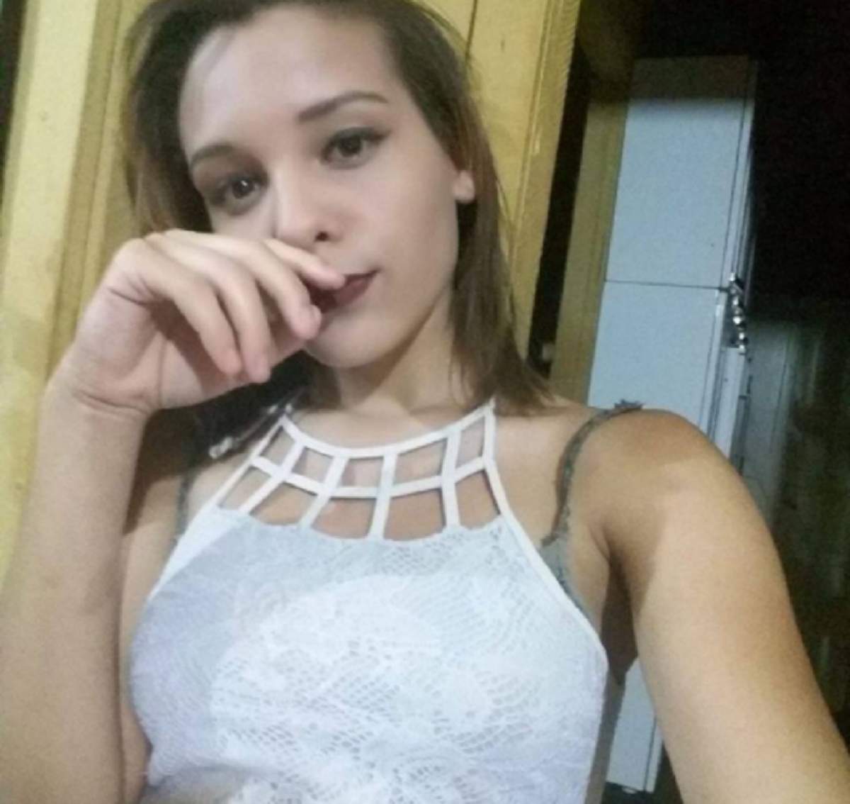 O fată de 15 ani s-a sinucis după ce a aflat că fostul iubit a publicat imagini intime cu ea! Ce au găsit părinții în telefonul ei