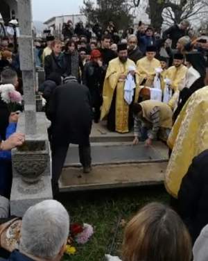 VIDEO / SICRIUL Stelei Popescu a fost scos din Biserică. Trupul a fost ÎNMORMÂNTAT