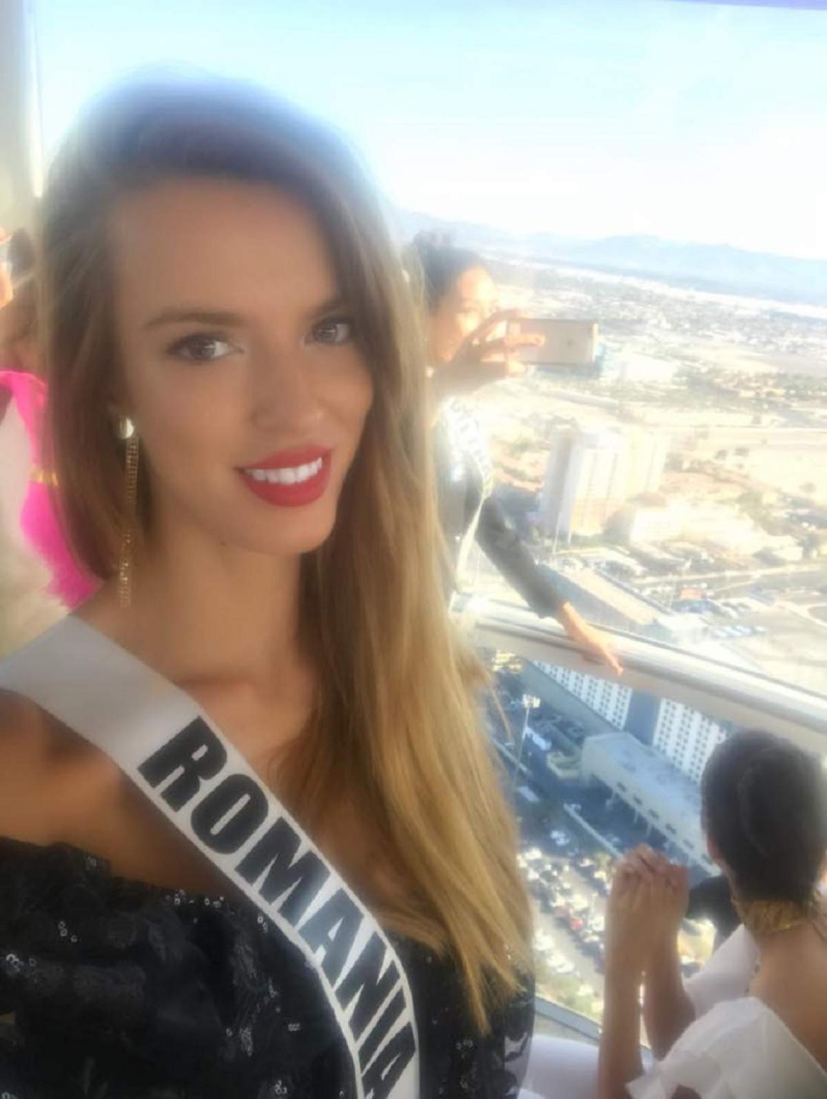 FOTO & VIDEO / A fost desemnată Miss Universe 2017! Ce a păţit tânăra care a reprezentat România la concurs