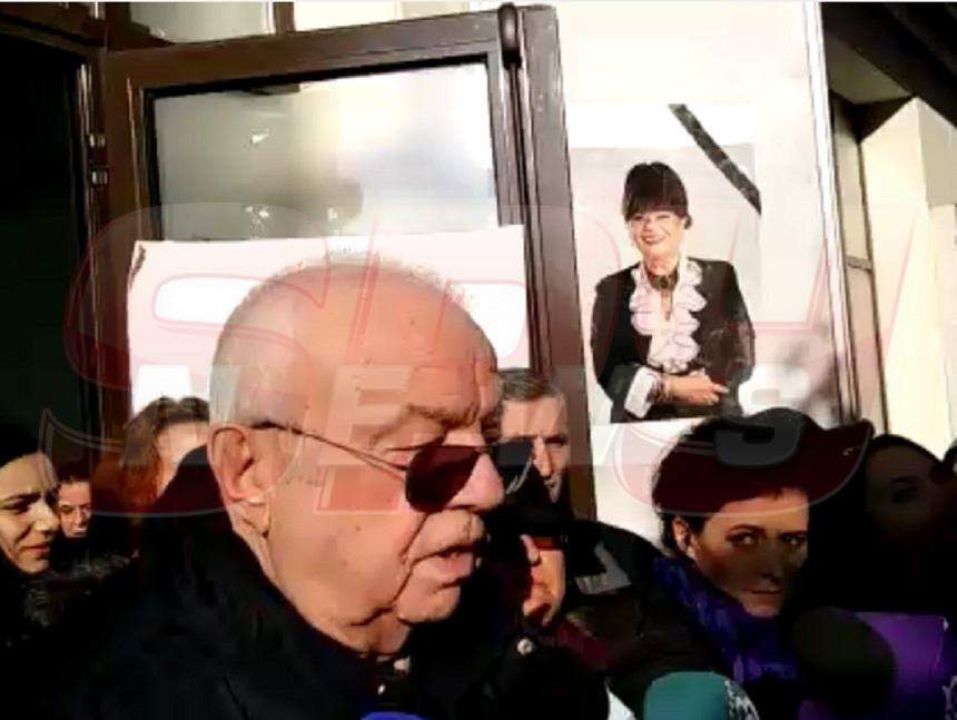 VIDEO / Alexandru Arşinel, declaraţii triste înainte de înmormântarea Cristinei Stamate: "Toţi suntem un pic vinovaţi"