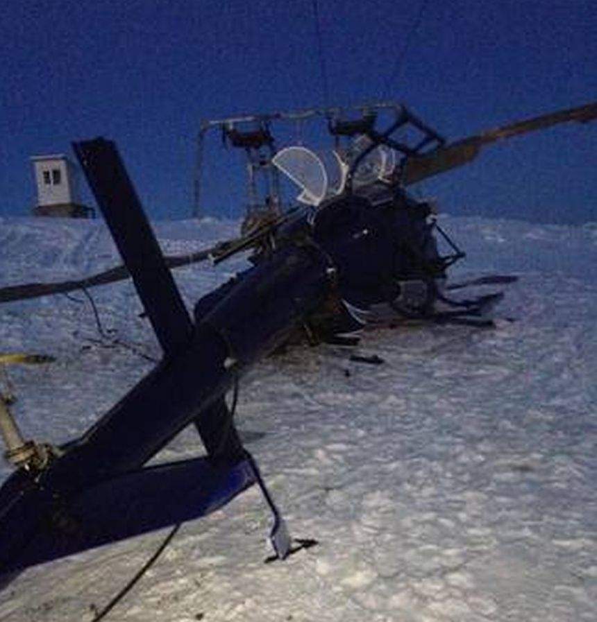 Incident aviatic pe o pârtie de schi din Caraș-Severin. Un elicopter a fost doborât de vânt