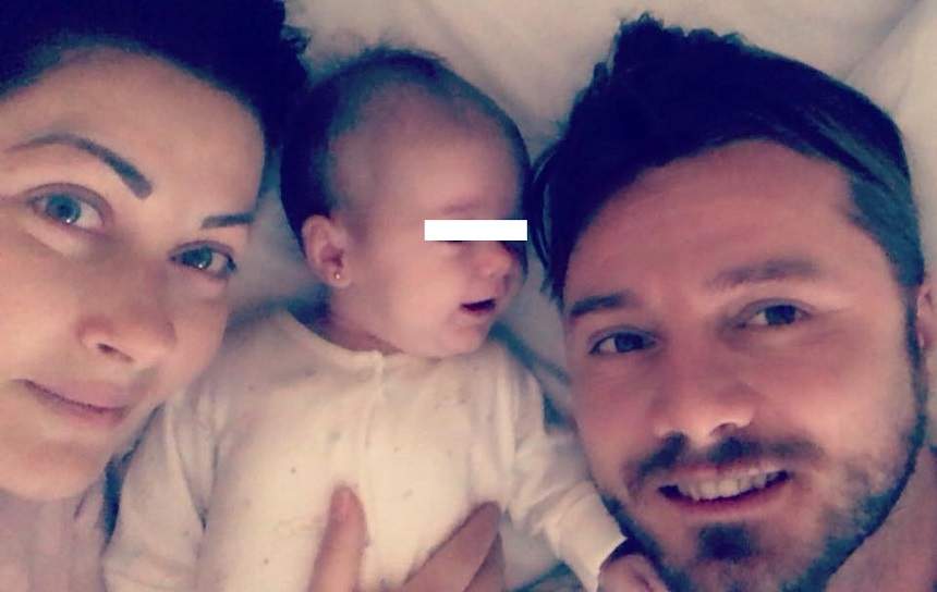 Tavi Clonda şi Gabriela Cristea, selfie alături de micuţa sa! Detaliul îngrijorător pe care l-a observat toată lumea