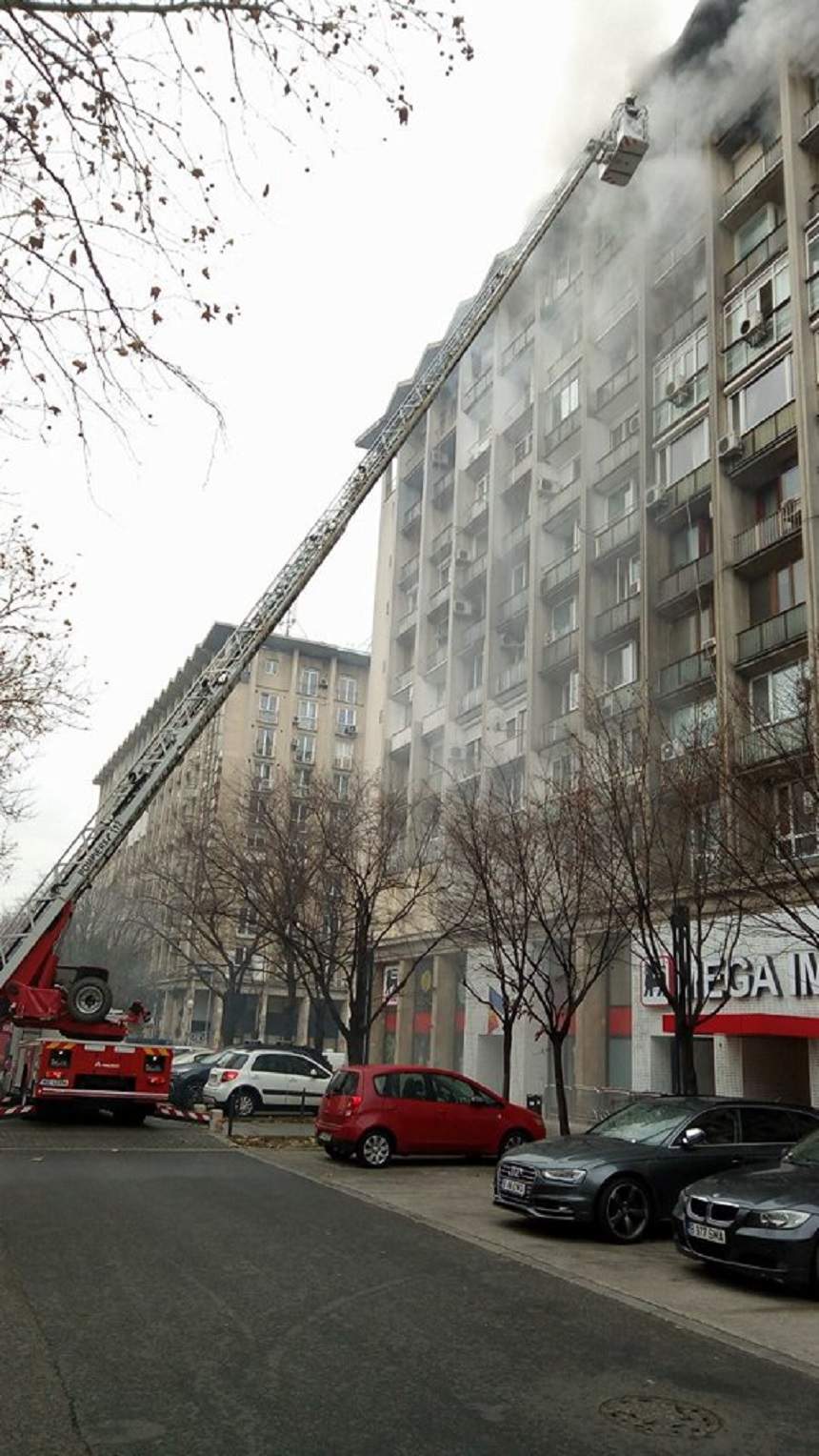 Incendiu pe Bulevardul Magheru! 3 autospeciale de stingere sunt la faţa locului