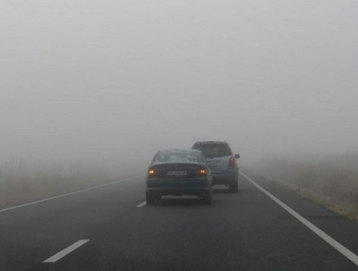 Cod GALBEN de ceaţă şi vânt puternic în mai multe regiuni ale ţării! Atenţie sporită la volan