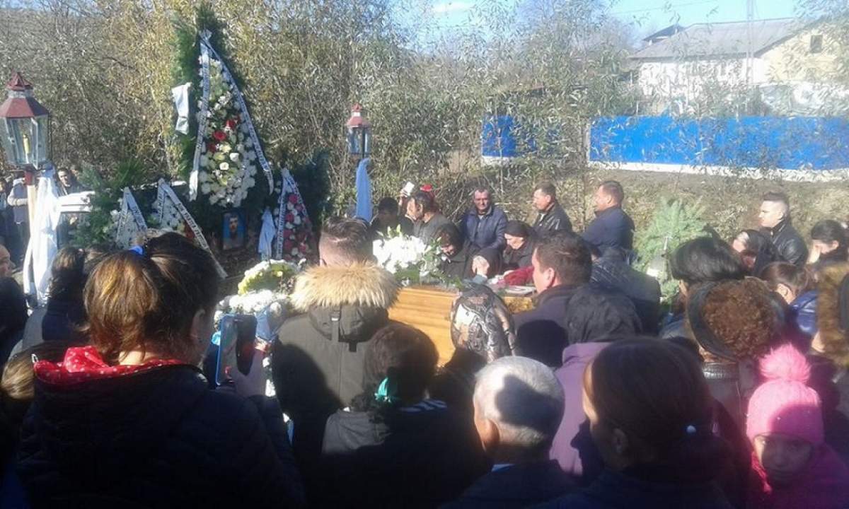 FOTO / Unul dintre ciobanii români ucişi pe câmp în Italia a fost înmormântat! Mesajul emoţionat şi imaginile de la ceremonia funerară