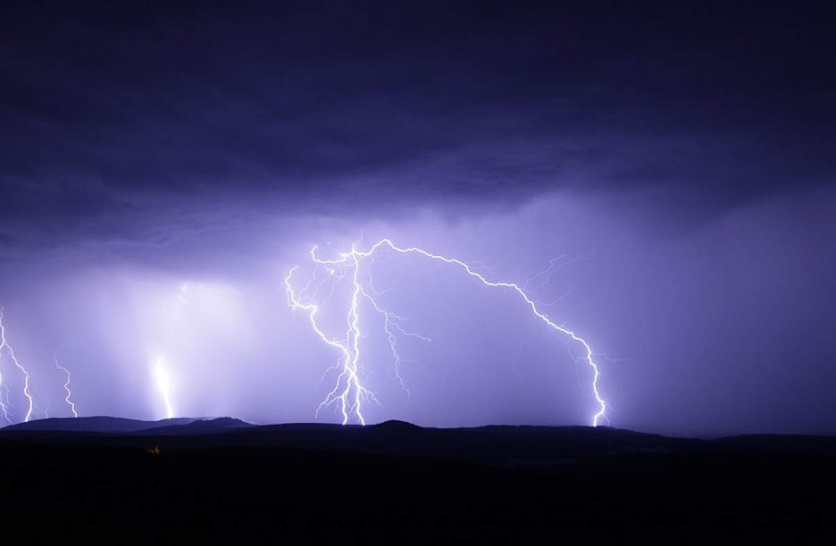 Avertizare meteo. COD GALBEN de ploaie şi ceaţă în mai multe judeţe din ţară