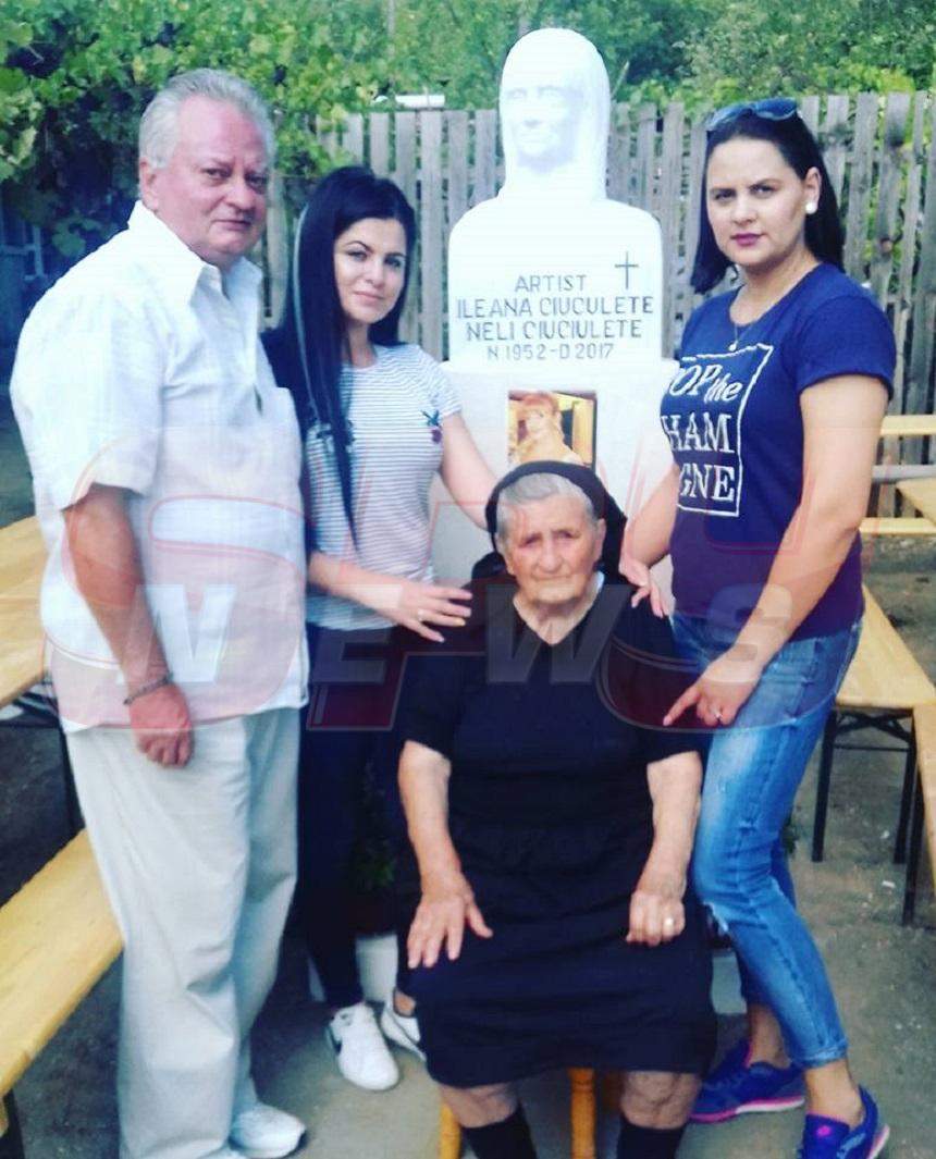 FOTO / Adunare mare la bustul Ilenei Ciuculete! Familia, zâmbitoare alături de monumentul artistei