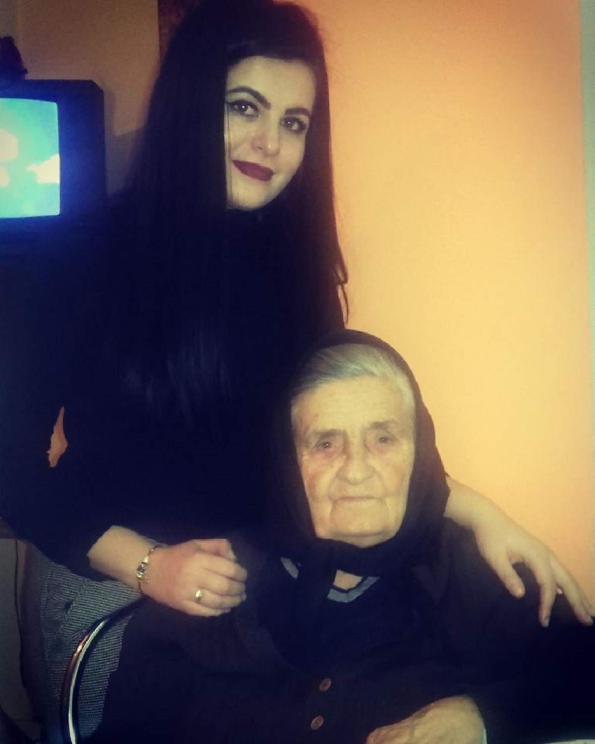 FOTO / "Fiica de suflet" a Ilenei Ciuculete, la pomana de 9 luni. Ţi se rupe inima când o să vezi cum arată acum mama artistei