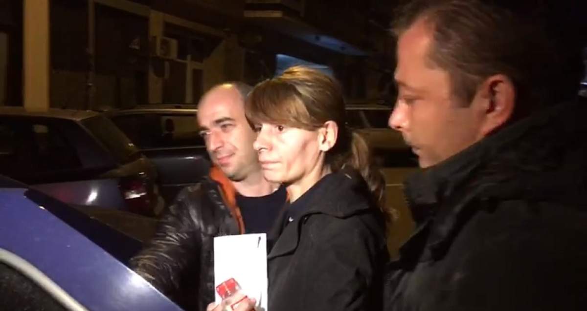 VIDEO / EA este femeia care a împins-o pe tânăra moartă la metrou! A fost reţinută de poliţişti