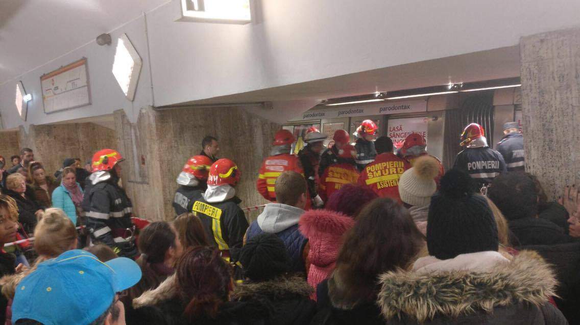 FOTO / Imagine tulburătoare cu "criminala de la metrou". Ce a făcut femeia imediat după ce a împins-o pe tânără pe șine