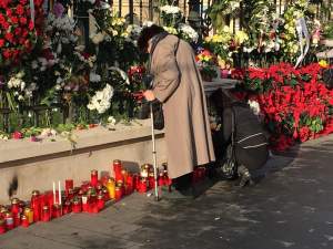 Astăzi este prima zi de doliu național în memoria Regelui Mihai. Drapelul României a fost coborât în bernă