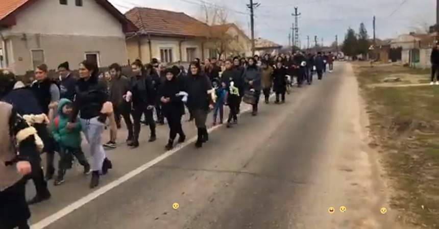 FOTO / Alina Ciucu, fata ucisă la metrou, condusă pe ultimul drum. Primele imagini