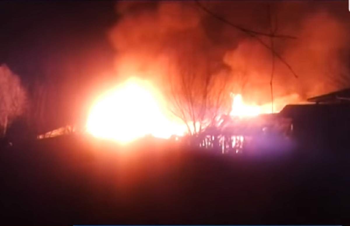 Incendiu de mare amploare la o pensiune din Sibiu! 68 de persoane au fost evacute