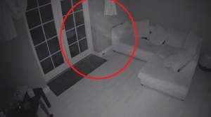 VIDEO / ÎNFRICOŞĂTOR! Camerele de supraveghere au surprins momentul! Dovada că fantomele există