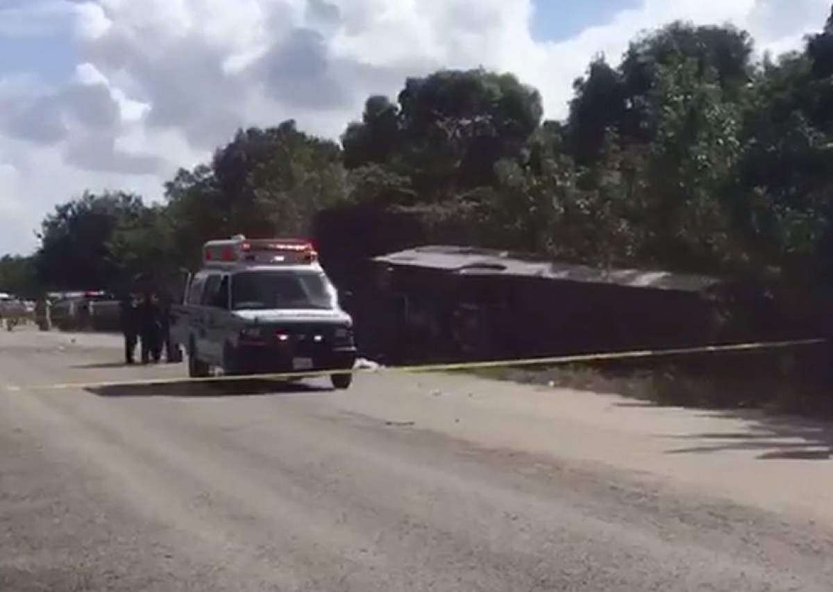 VIDEO / Cel puțin 11 persoane au murit după ce un autocar cu turiști s-a răsturnat