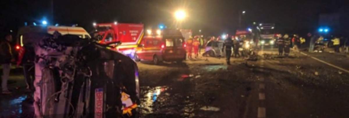 VIDEO / Accident MORTAL în judeţul Bihor! Două persoane au murit iar alte 12 sunt grav rănite