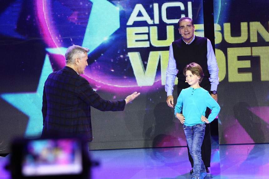 Chibzuit sau zgârcit? Petre Roman obișnuiește să stingă toate luminile prin casă. Fiul lui l-a dat de gol la tv