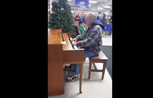VIDEO / Oamenii se aflau în supermarket pentru cumpărăturile de Crăciun, când ceva s-a întâmplat. Pur şi simplu nu le-a venit să creadă