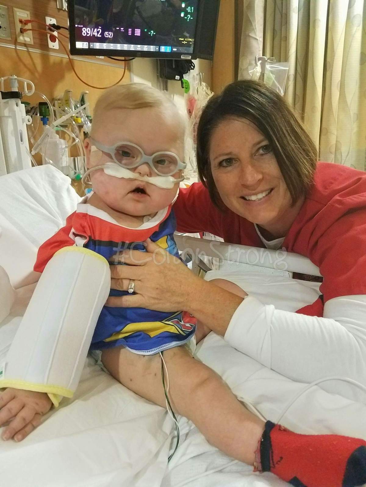 Copilul cu sindromul Down devenit cunoscut pe internet a  murit în braţele mamei sale: "S-a luptat pentru atât de mult! Puterea lui a fost uimitoare"