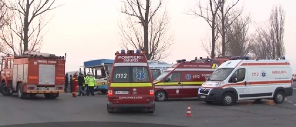 Accident grav cu un microbuz, în Ajun de Crăciun, în Suceava! Sunt cel puțin șase răniți