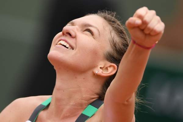 Simona Halep a câștigat turneul demonstrativ din Thailanda! Victorie categorică în fața Karolinei Pliskova!