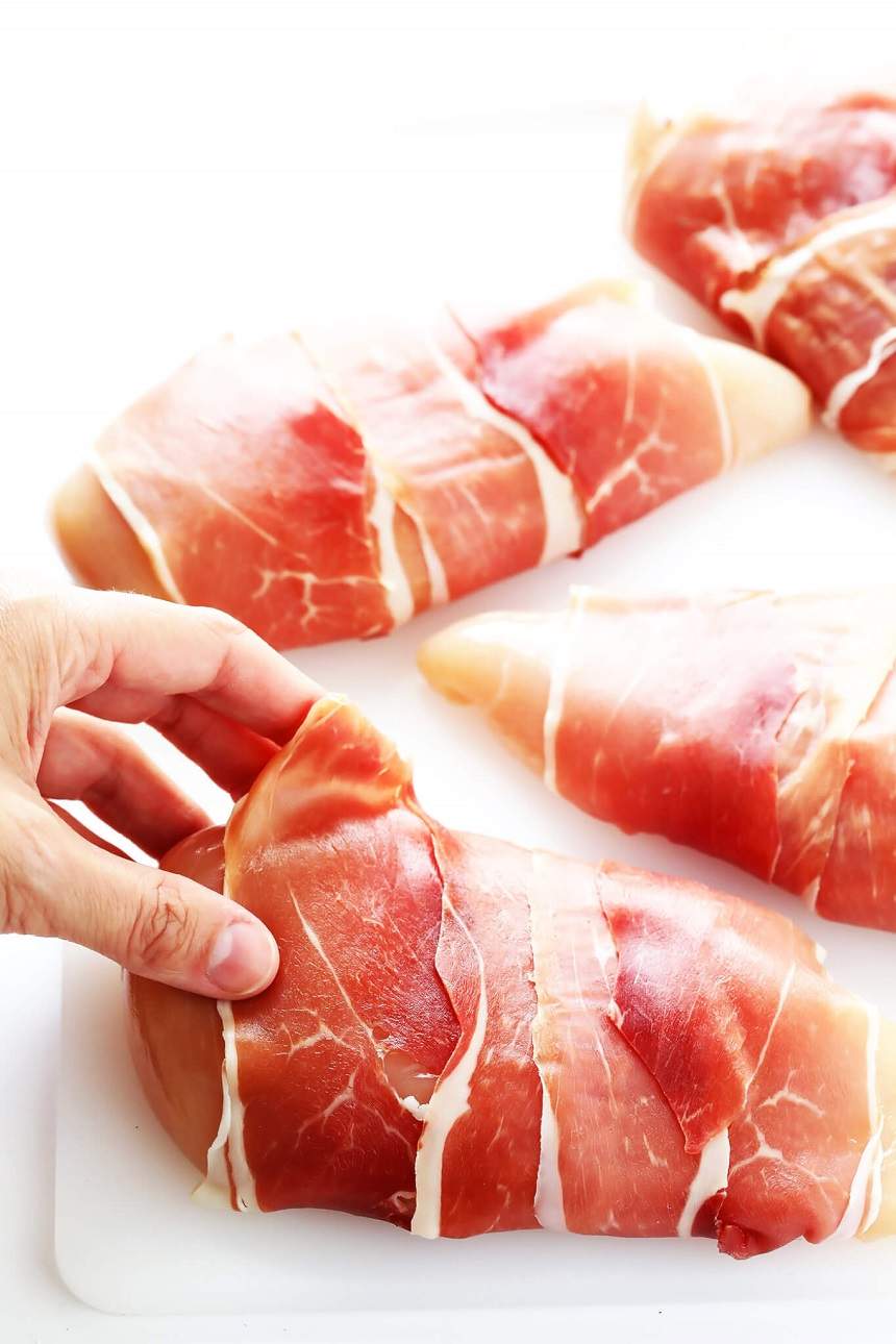 Piept de pui cu prosciutto şi sparanghel