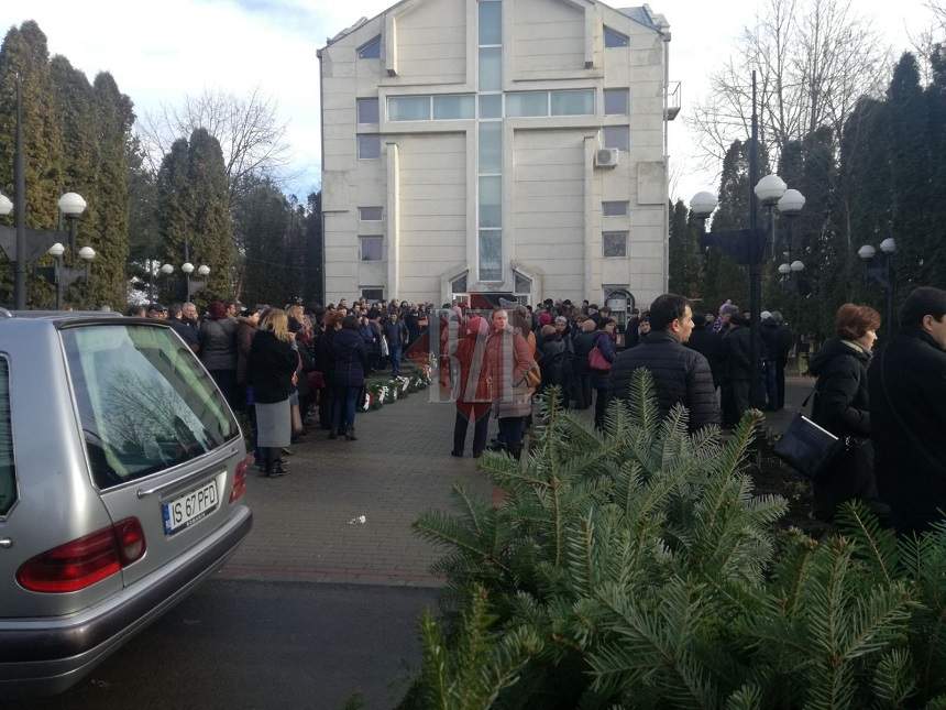 FOTO / Soţii Maleon, înmormântaţi azi. Momente cumplite pentru familiile şi apropiaţii celor doi