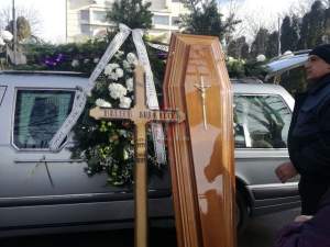 FOTO / Soţii Maleon, înmormântaţi azi. Momente cumplite pentru familiile şi apropiaţii celor doi