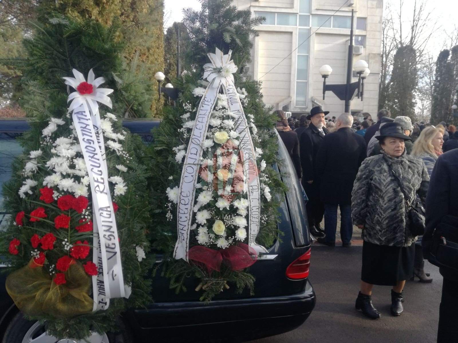 FOTO / Soţii Maleon, înmormântaţi azi. Momente cumplite pentru familiile şi apropiaţii celor doi