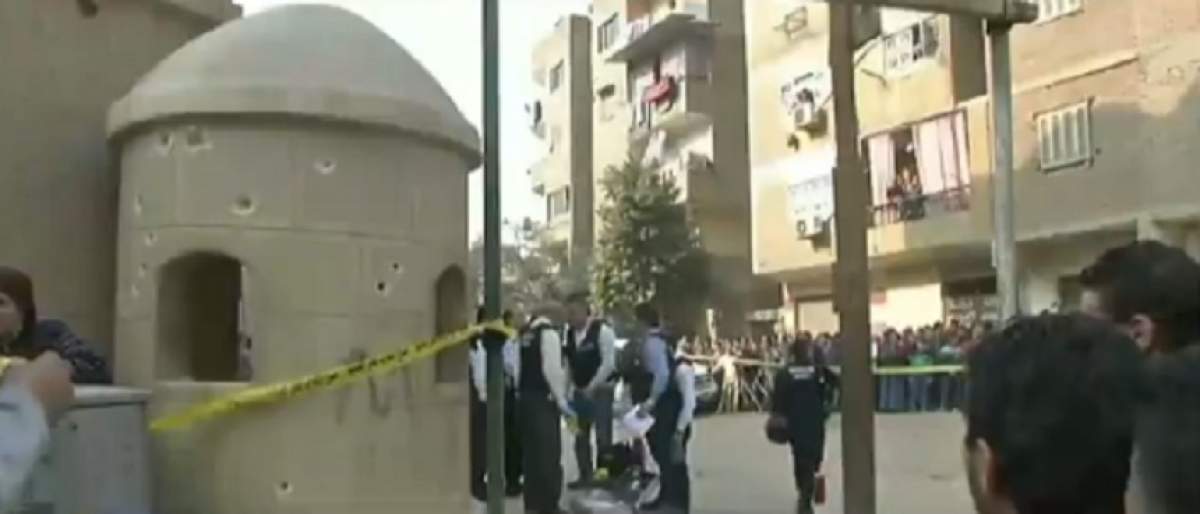 VIDEO / Atac terorist la o biserică! Trei poliţişti au murit şi alte persoane sunt grav rănite