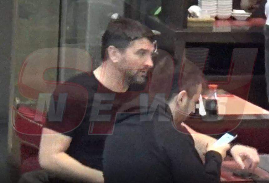 El e cel mai bogat “ţăran” din fotbal! Adrian Mihalcea, secundul lui Cosmin Contra la echipa naţională, cu teancul de bani la vedere! / VIDEO PAPARAZZI