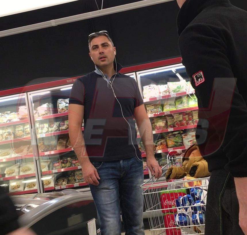 A cumpărat tot magazinul! Un designer celebru, surprins în goana cumpărăturilor / Video paparazzi