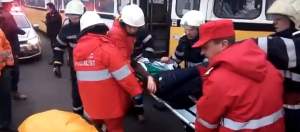VIDEO / Accident teribil la Iași! Bărbat prins sub tramvai, cu multiple leziuni