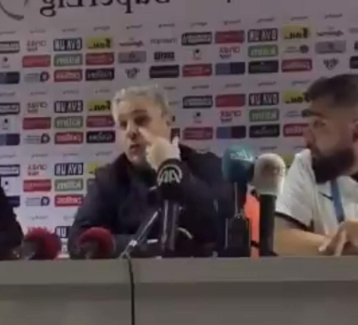 VIDEO / Marius Șumudică, bătut după un meci de fotbal: "Cineva a sărit ca la box! Nu puteam să stau ca o statuie"