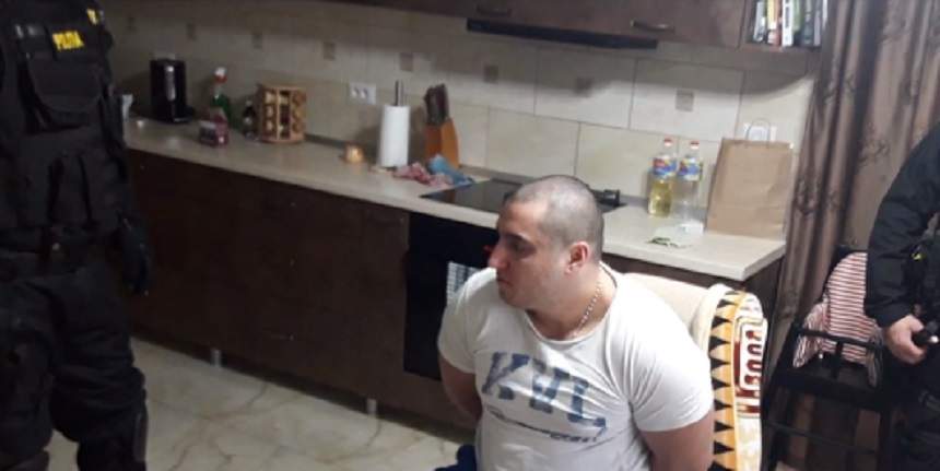 FOTO / El este atacatorul poliţistului din Suceava! A scos sabia şi l-a tăiat în timpul unor percheziţii