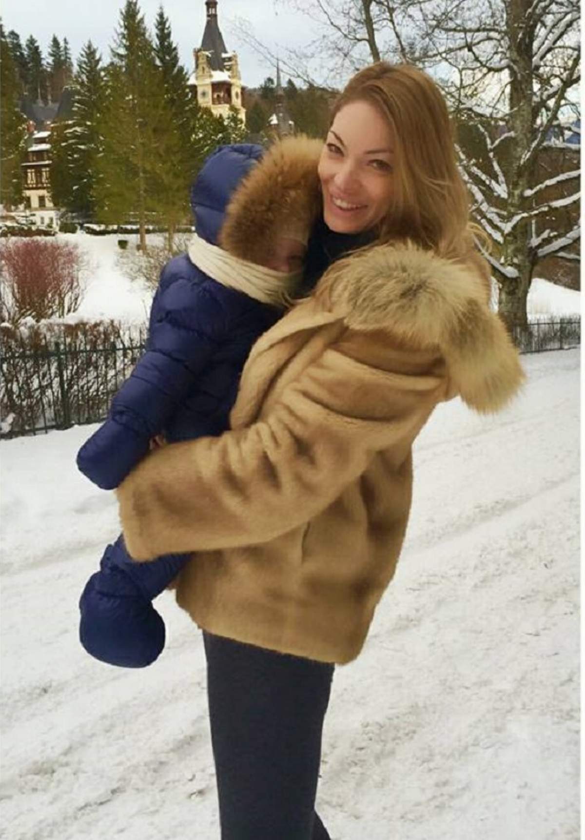 VIDEO / Ce se distrează Valentina Pelinel şi fiul ei, dis-de-dimineaţă! Micuţul Milan este un răsfăţat