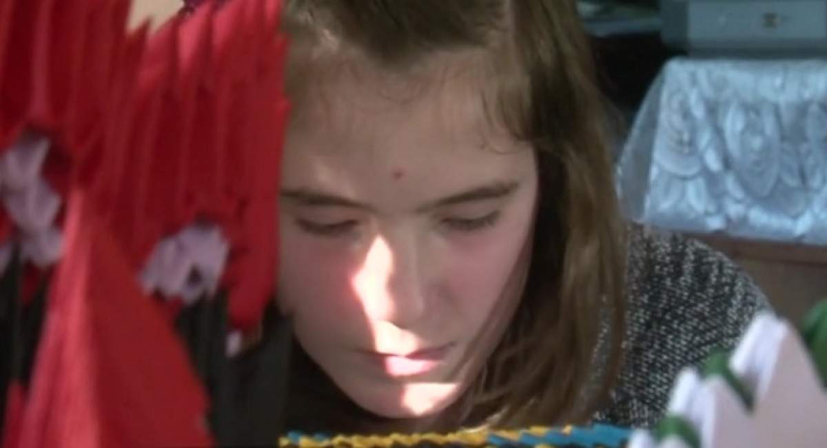 VIDEO / Are 13 ani, suferă de două boli incurabile, dar ajută oameni! Poveste emoționantă