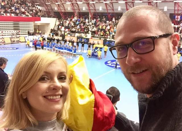 FOTO / Ieri la tenis, azi la handbal! Simona Gherghe, o graviduță foarte activă