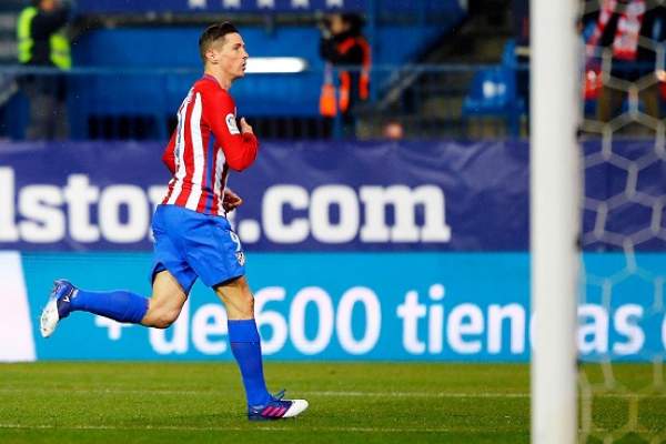 „El Nino” a dat lovitura! Fernando Torres a reuşit cel mai frumos gol din Europa! / VIDEO